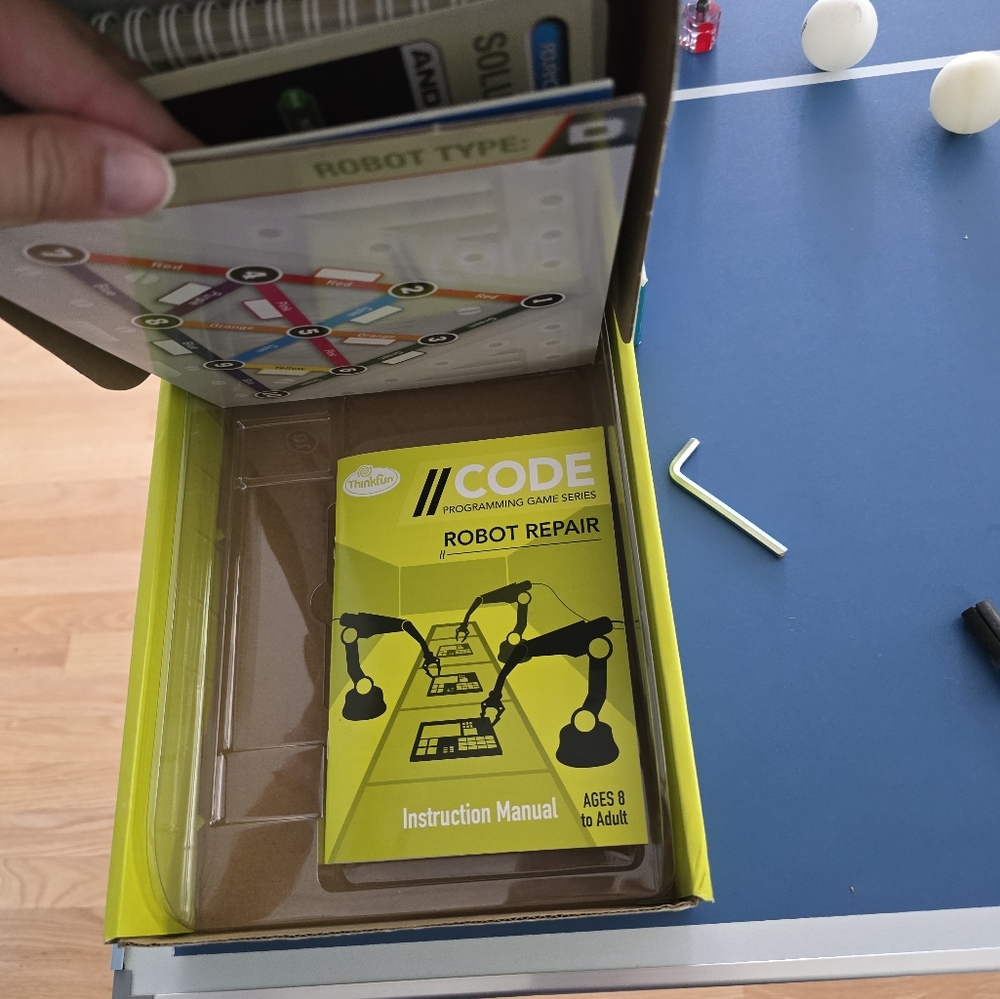 ThinkFun Robot Repair Programming Game - Green - Picture 4 of 5